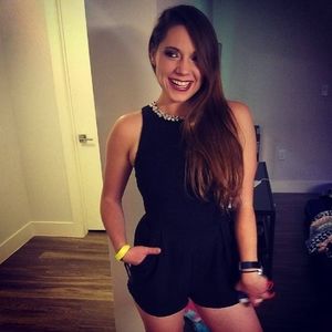 Meet your Posher, Danielle